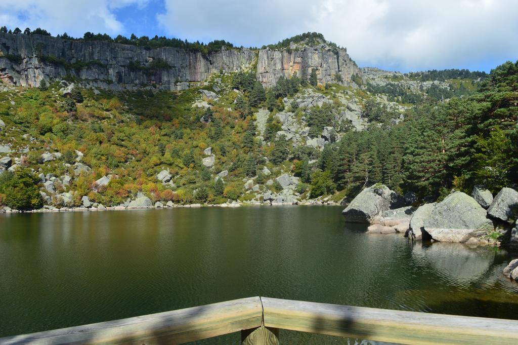 Hostal Revinuesa Exteriér fotografie