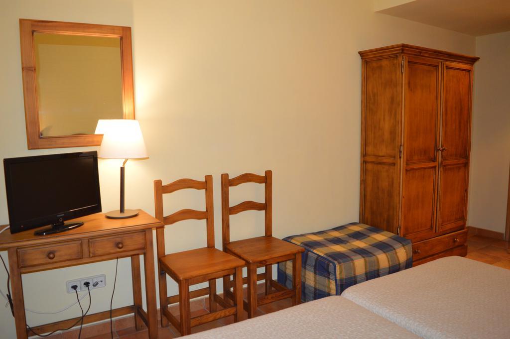 Hostal Revinuesa Exteriér fotografie