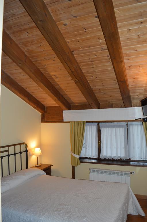 Hostal Revinuesa Exteriér fotografie