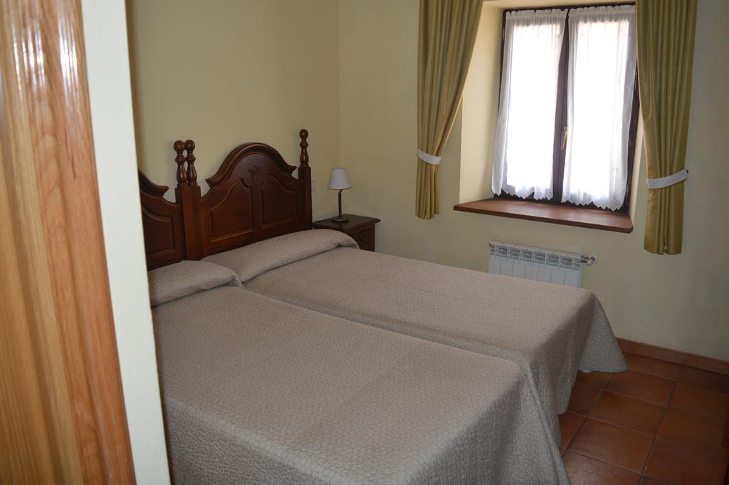 Hostal Revinuesa Exteriér fotografie